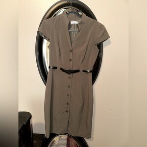Elegant Gray/Olive Button-Down Dress